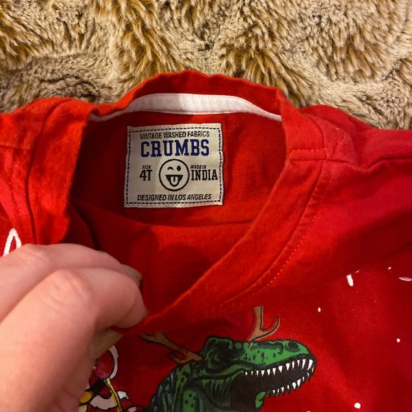 Like new boys long sleeved Christmas tee in size 4T - Picture 2 of 3